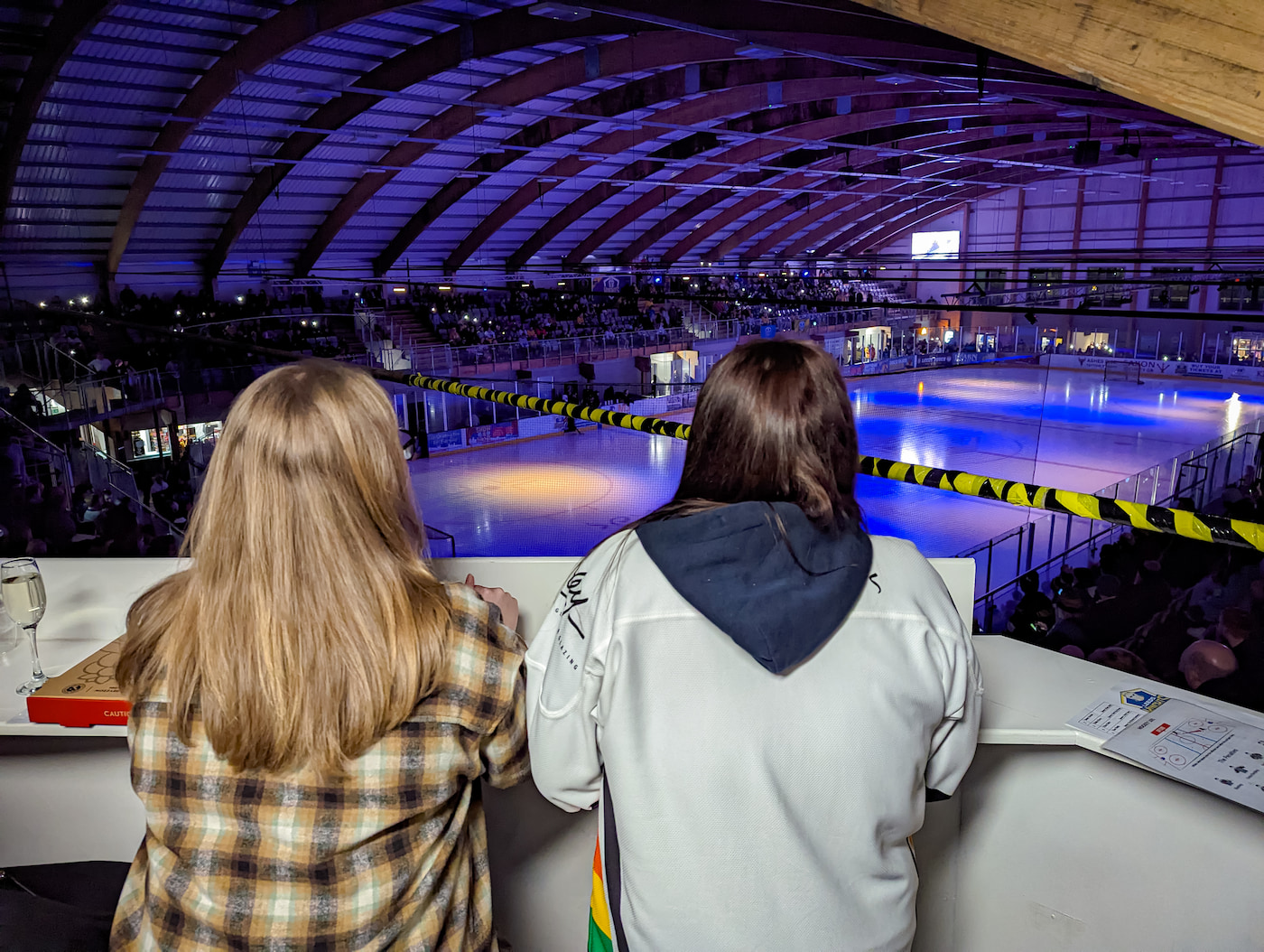Far'n'Beyond team members anticipate the Leeds Knights coming out for the match vs Bees IHC