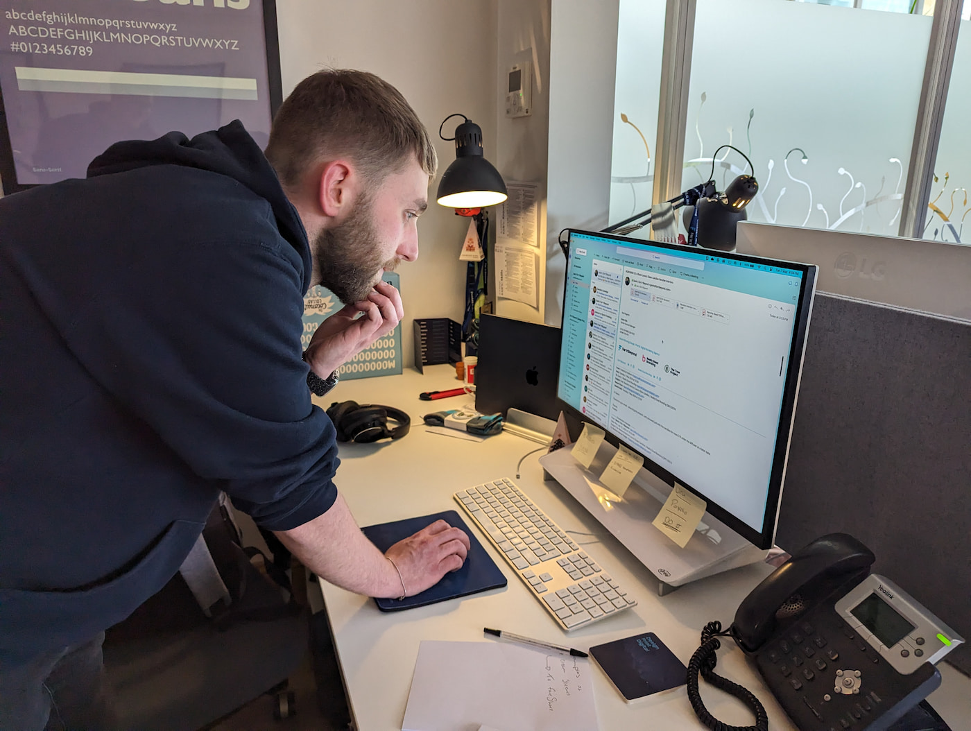 Far'n'Beyond Designer at Computer