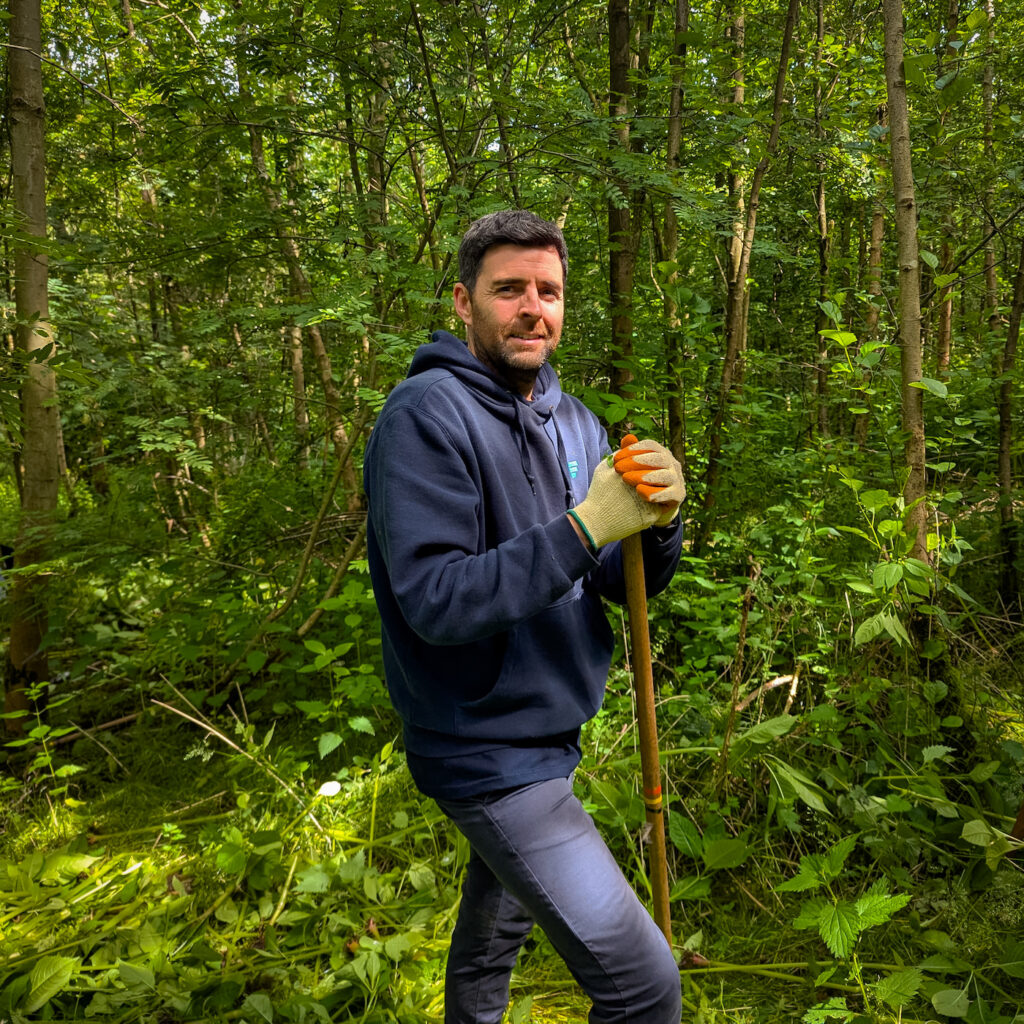 Gavin from the Far'n'Beyond team at Rothwell Country Park
